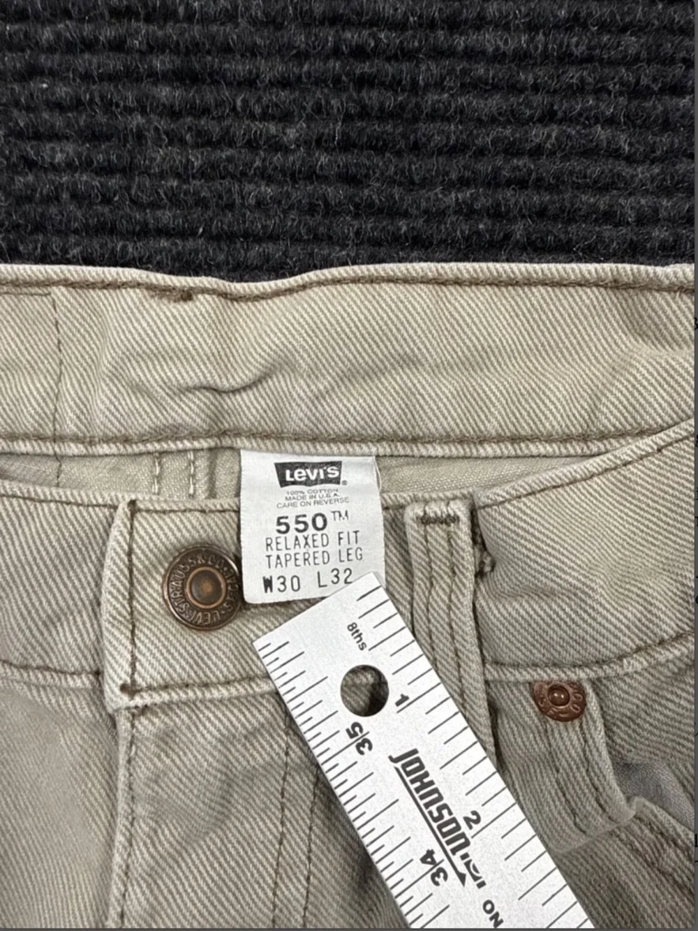 Vintage Levi's 550 Relaxed Tapered Khaki Jeans Made in USA W30 L32 90s